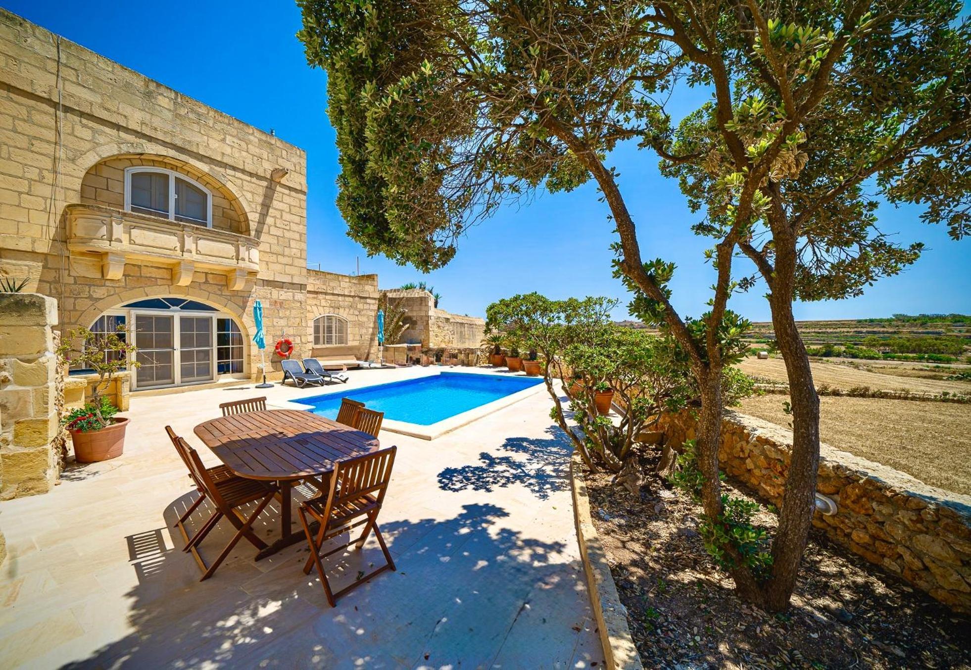 Lonza Gharb Farmhouse Exteriér fotografie